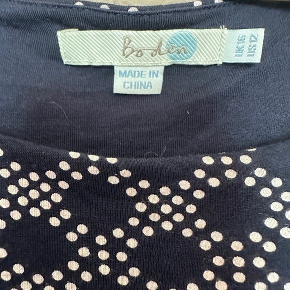 Boden Boatneck Ruched‎ Honeycomb Pattern top size 12 - Picture 3 of 9